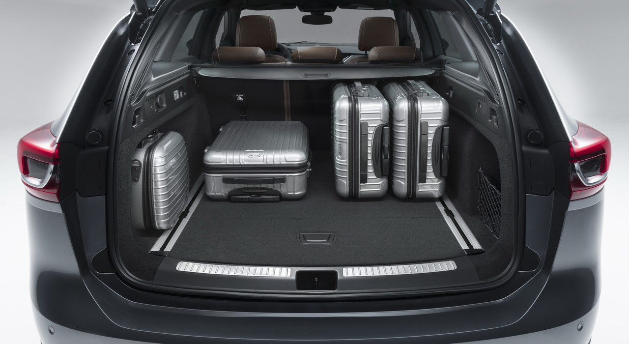 [Image: opel-insignia-sports-tourer-2017-09.jpg]