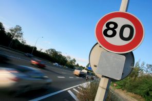 panneau vitesse limitée à 80 km/h