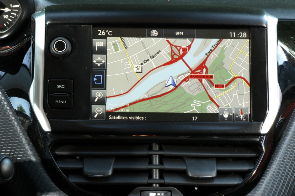 [HELP] - Quel GPS dans ma voiture ?  Peugeot-208-gps