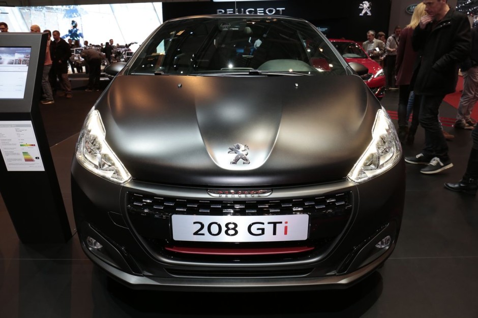 2015 - [Peugeot] 208 restylée - Page 23 Peugeot-208gti-ac-geneve2017-03