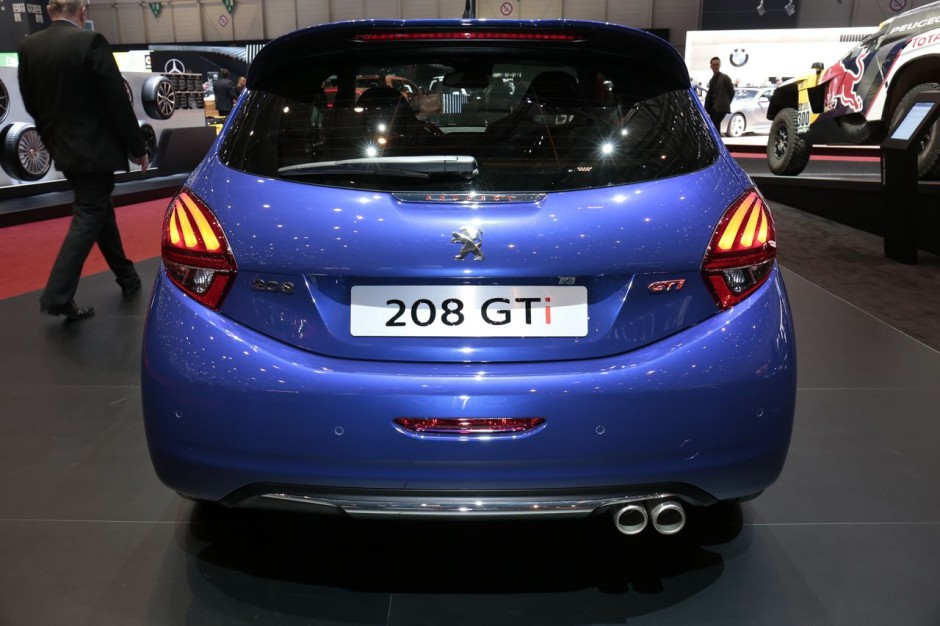 2015 - [Peugeot] 208 restylée - Page 23 Peugeot-208gti-ac-geneve2017-05