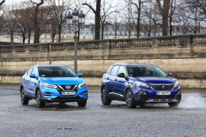 Nissan Qashqai 2018 et Peugeot 3008 action avant