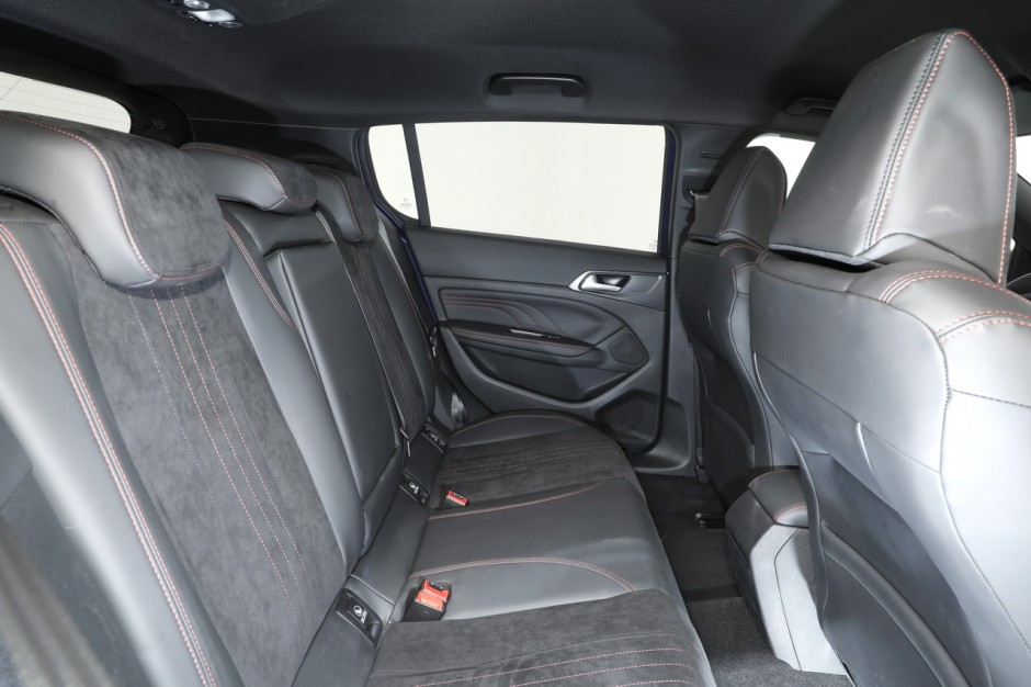 peugeot-308-2017-23.jpg?width=940&qtype=