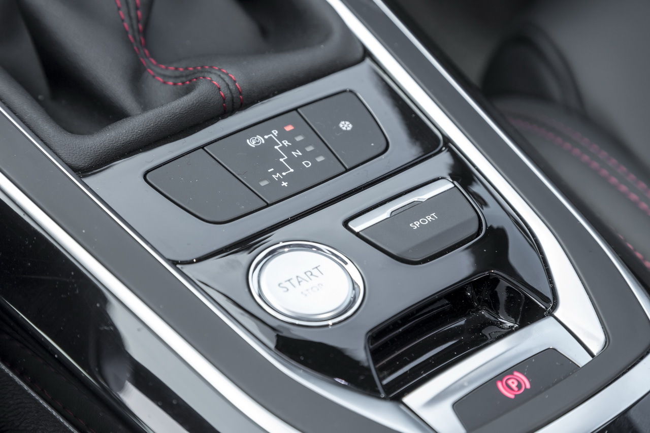 Peugeot 308 GT BlueHDi 180 vs VW Golf GTD : le match des ...