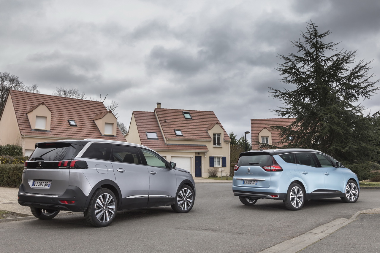 Peugeot 5008 Vs Renault Grand Scenic