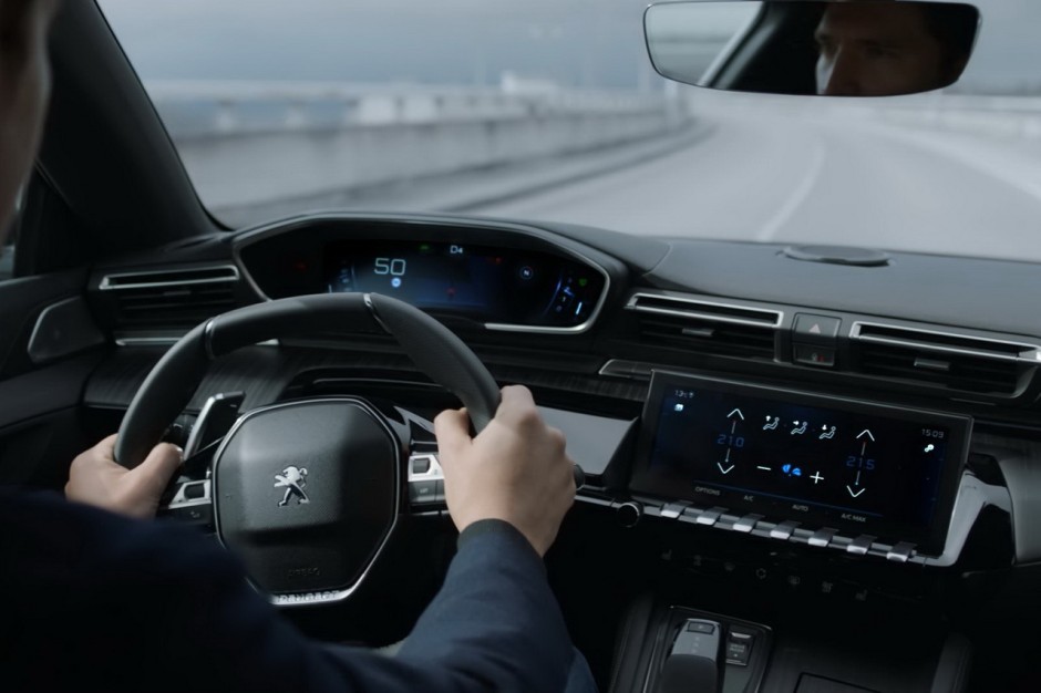 Résultat de recherche d'images pour "peugeot 508 2018 interior"