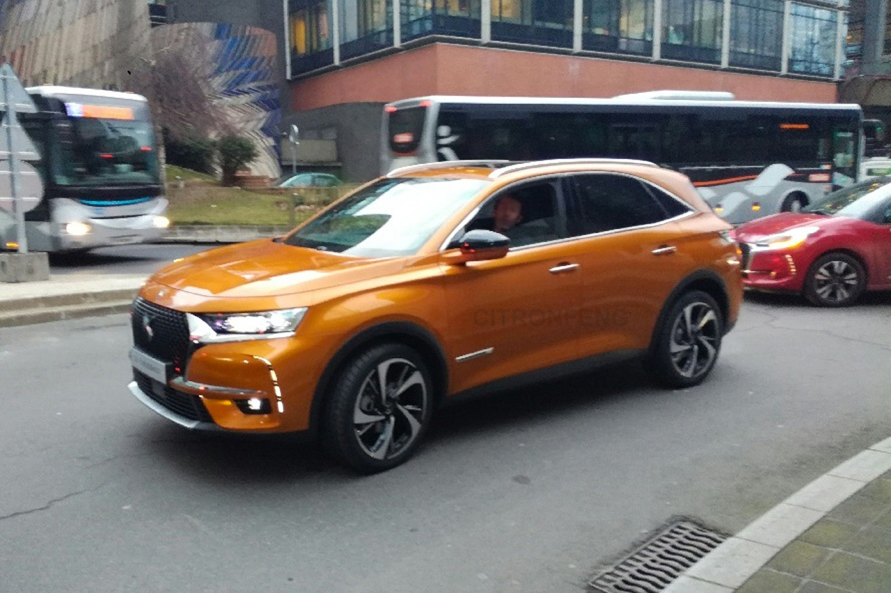 SCOOP. DS7 Crossback (2017). Démasqué lors du tournage d'un film