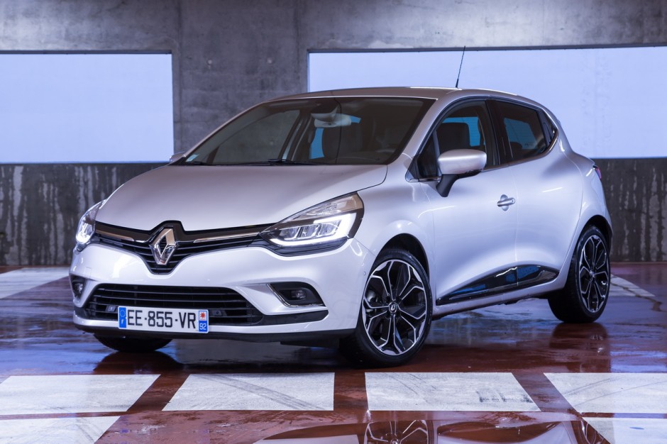 2016 - [Renault] Clio IV restylée - Page 7 Renault-clio-citroen-c3-2016-44