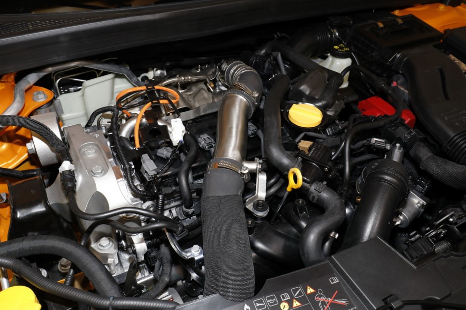 renault-megane-4-rs-2017-24.jpg?width=94