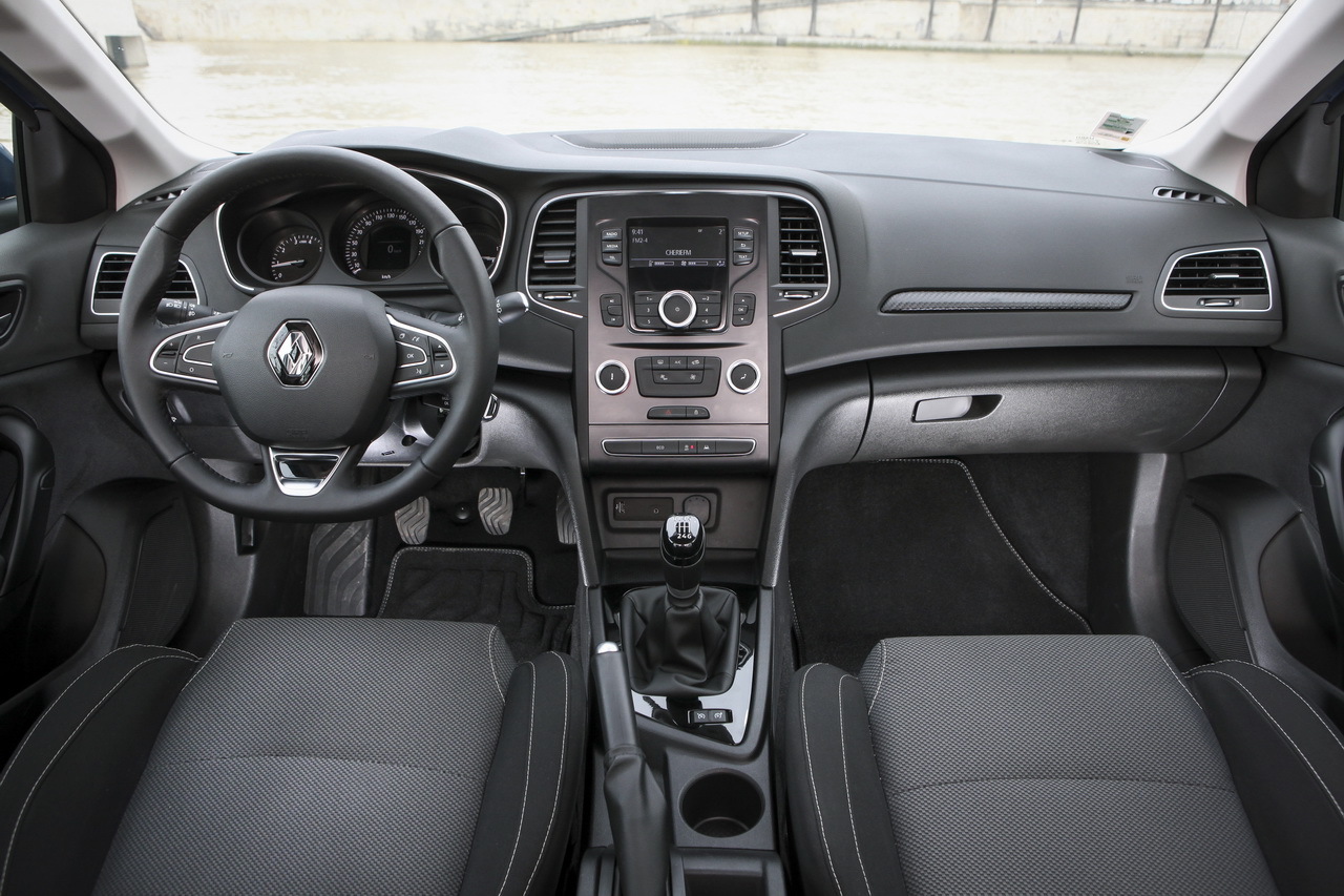 renault-megane-life-tce-26.jpg