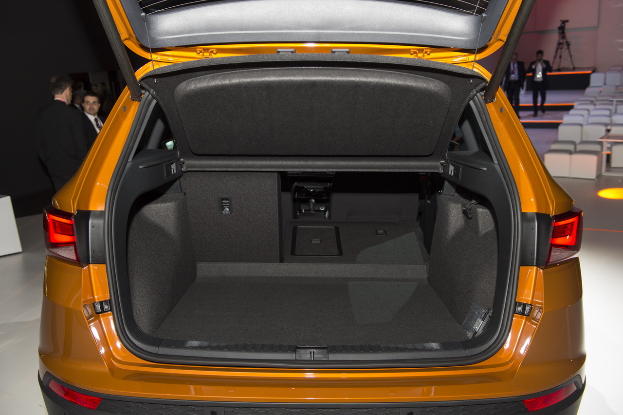 seat-ateca-2016-19.jpg
