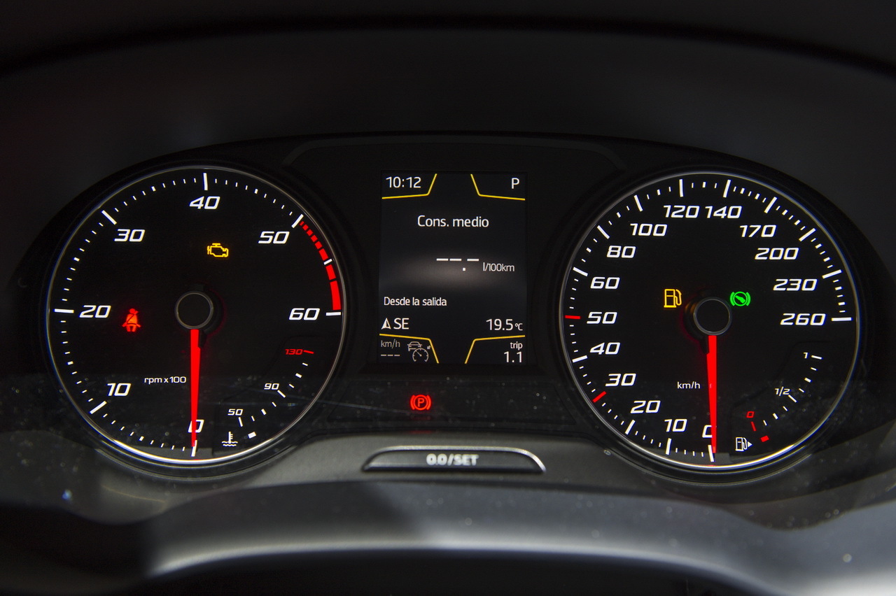 seat-ateca-2016-29_1.jpg