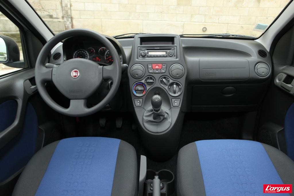 Fiat Punto 1 Interieur - fiat punto 1 2 8v 69ch easy 3p occasion ... Fiat Punto 1 Interieur - fiat punto 1 2 8v 69ch easy 3p occasion ...