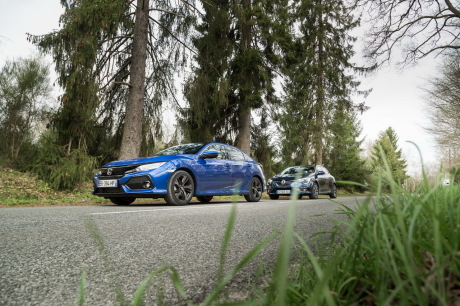 Renault Mégane vs Honda Civic vue avant gauche