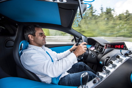 Montoya dans la bugatti chiron