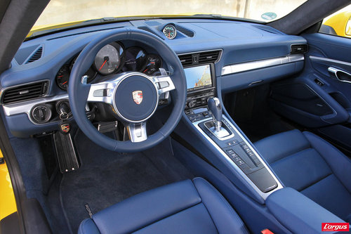 Porsche 911 Coupe Fleur des chants