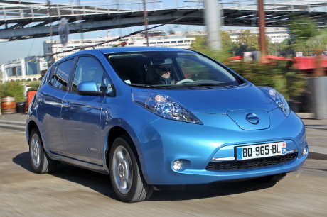 nissan leaf bleu