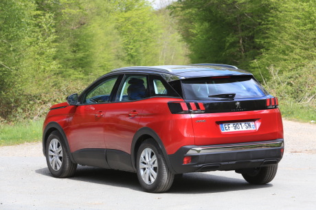peugeot 3008 bluehdi 100 active rouge avec toit noir