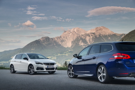 Peugeot 308 2017 GT LIne blanc et 308 SW GT bleu