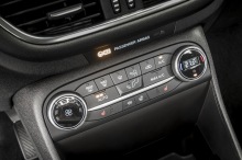 Ford Fiesta 2017 1.1 Titanium 3 portes : Statique intérieur écran 8 pouces mode caméra de recul