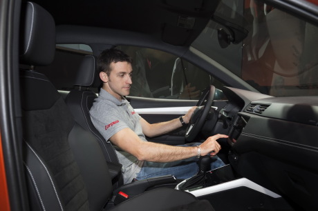 julien sarboraria dans le seat arona