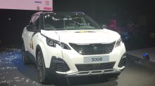 3/4 avant peugeot 3008 blanc