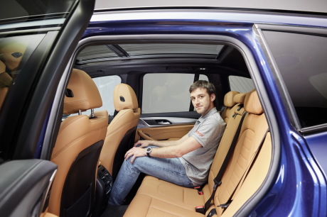 julien sarboraria aux places arrirèe du bmw x3 2017