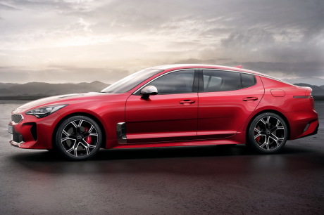 Kia Stinger vue de profil couleur rouge