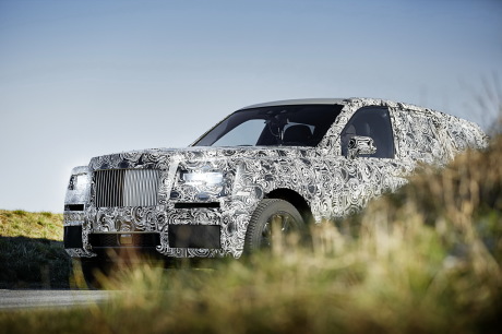 rolls royce cullinan suv