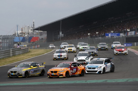 Tribunes saturées pour les 24H du Nürburgring : 210 000 spectateurs recensés !
