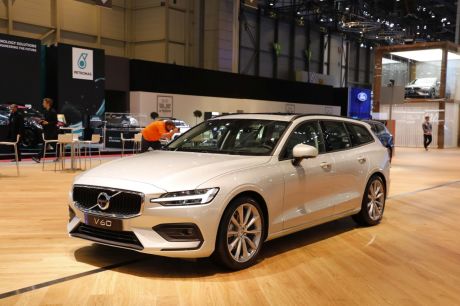 Volvo V60 avant gauche