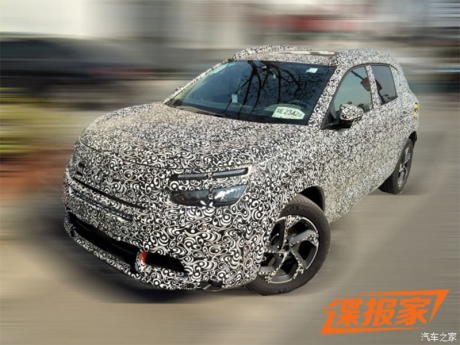 Petites roues, flancs plats et surface vitrés plus haute caractérisent le C5 Aircross de série, forcément moins sexy que le concept-car.