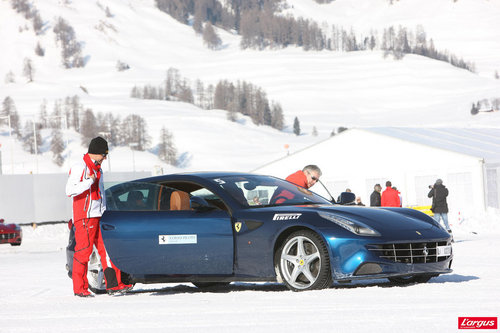 Ferrari FF Ferrari on ice, extrême sensation