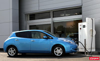 Renault va tester une recharge sans fil pour voitures électriques