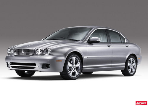 Jaguar sur tous les fronts