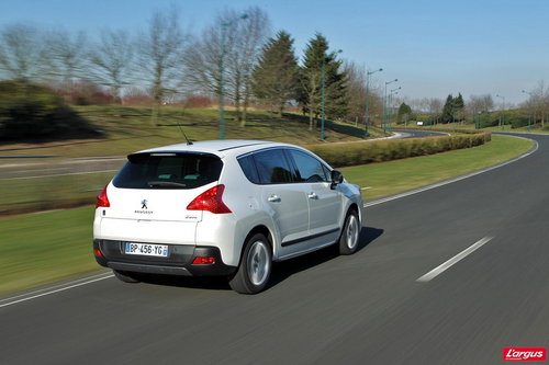 http://www.largus.fr/images/images/txt_Peugeot_3008_HYbrid4_12.jpg?0.16145234997595093 txt_Peugeot_3008_HYbrid4_12.jpg?0