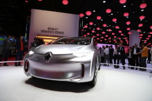 Le prototype Renault Eolab embarque un hybride rechargeable inédit et astucieux. Mise en orbite programmée pour 2018.