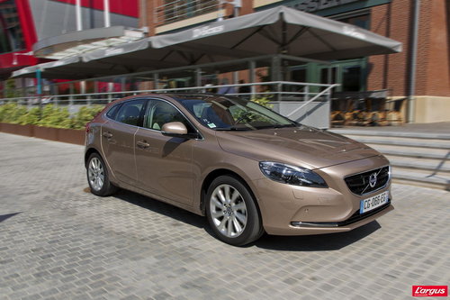 La Volvo V40 affronte la Citroën DS4