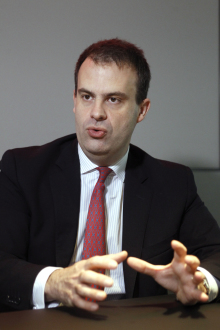 http://www.largus.fr/images/images/txt_Yves_Bonnefont_5.jpg txt_Yves_Bonnefont_5