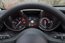 Alfa romeo Giulia 2017 vue des compteurs