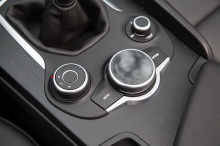 Alfa romeo Giulia 2017 molette de navigation