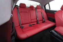 Alfa Romeo Giulia Veloce 2017 banquette avec cuir rouge