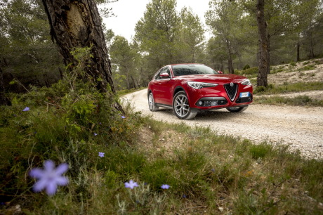 alfa romeo stelvio Lusso vue de face