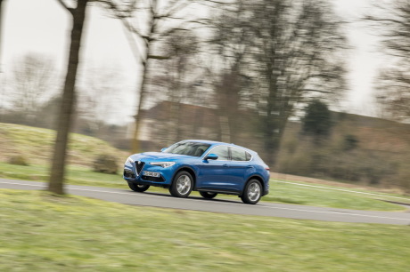 Alfa Romeo Stelvio Sport Edition action avant gauche