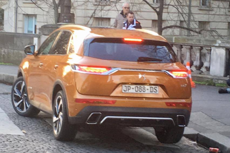 3/4 arriere ds7 crossback dans Paris
