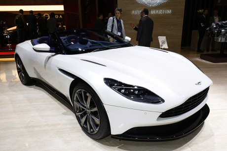 Aston Martin DB11 Volante blanche vue avant
