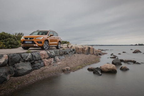 Seat Ateca FR 2.0 TFSI : Statique extérieur 3/4 AV gauche mer