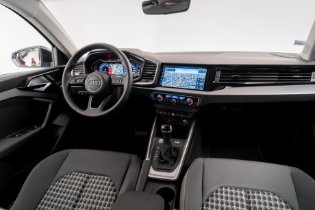 Audi A1 Sportback 2019 dashboard