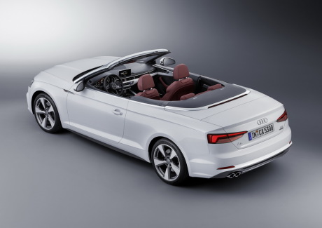 Audi A5 Cabriolet couleur blanche vue arrière