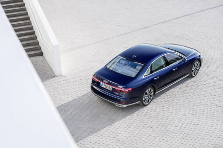Audi A8 2017 vue arrière